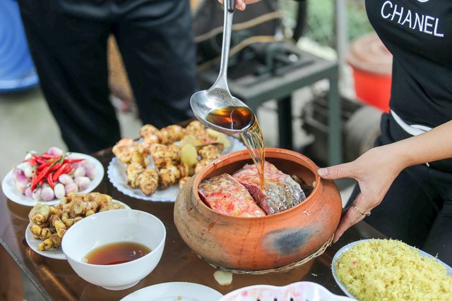Niêu cá kho làng Vũ Đại 2 Niêu cá kho làng Vũ Đại 2